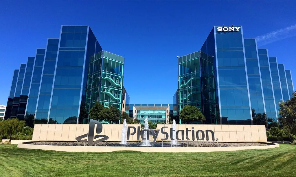 Sony zwalnia 900 osób i zamyka PlayStation London Studio