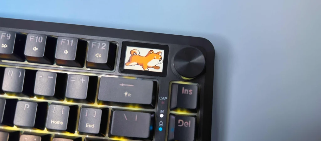 Recenzja Redragon K708 FLEKACT PRO – klawiatura z ekranem