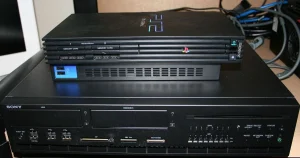 Ochrona IP ważniejsza niż historia gier. Policja wchodzi, gdy sprzęt trafia w złe ręce