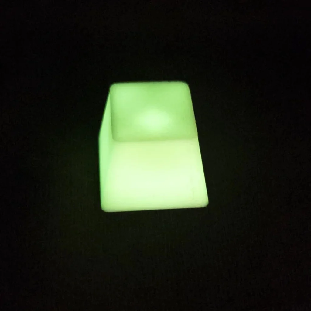 Zielony keycap 3D świecący w ciemności do klawiatury mechanicznej