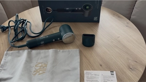Kompaktowa siła plazmy: Test suszarki SkinVibe Nova PlasmaGo