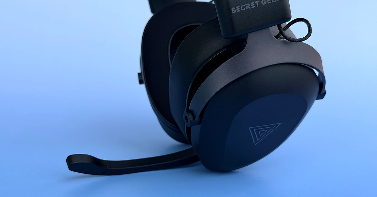 Secret Gear SX70 z opuszczonym ramieniem mikrofonu